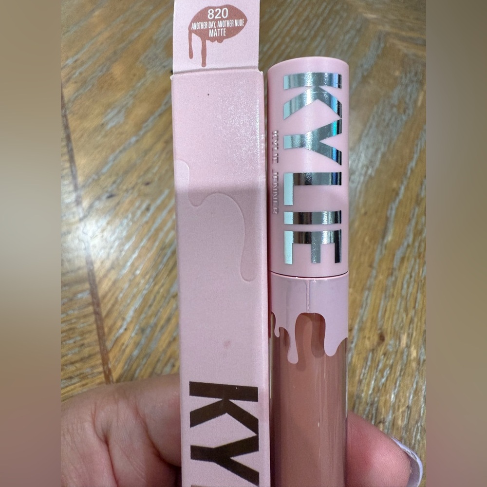 Kylie Jenner Another Day, Another Nude Matte Liquid Lipstick